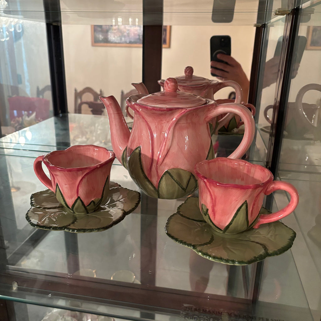 F108 Vintage porcelain Tulip tea set