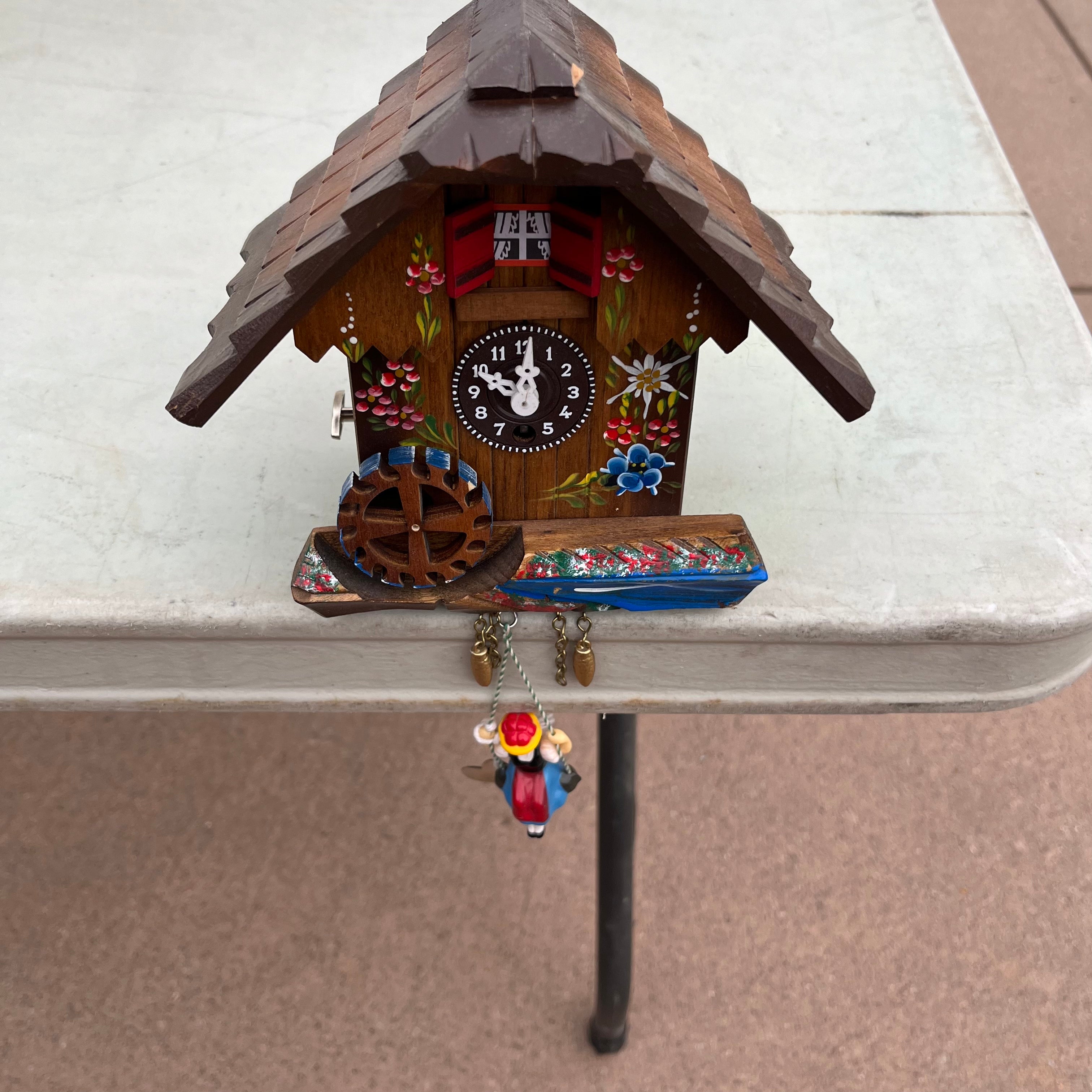 D675 Vintage wooden German cuckoo clock