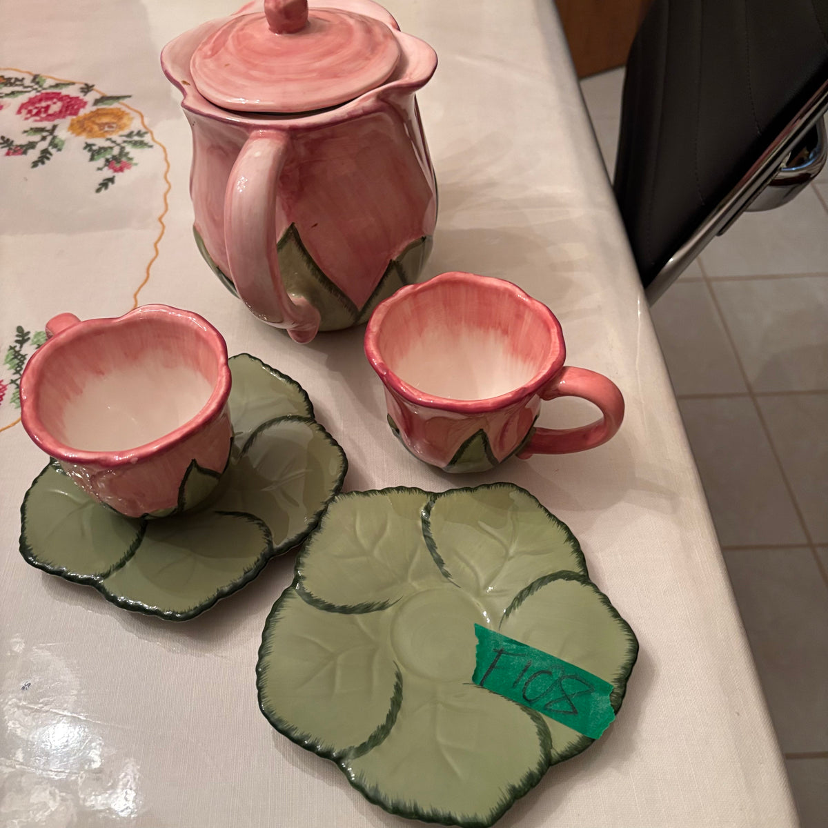 F109 Vintage teapot service