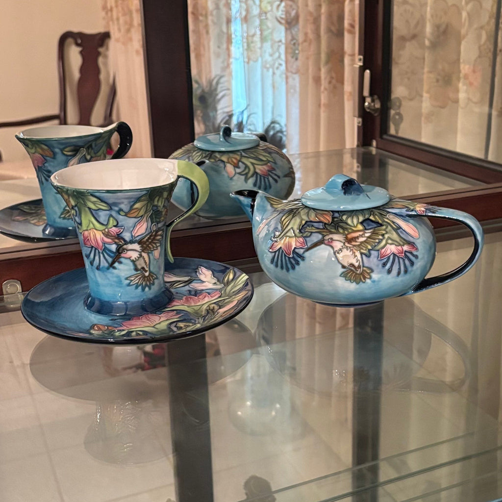 F110 Benaya hummingbird teapot and tea cup and saucer