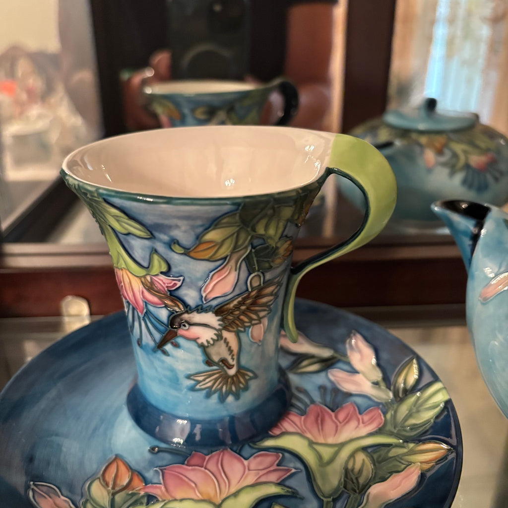 F110 Benaya hummingbird teapot and tea cup and saucer