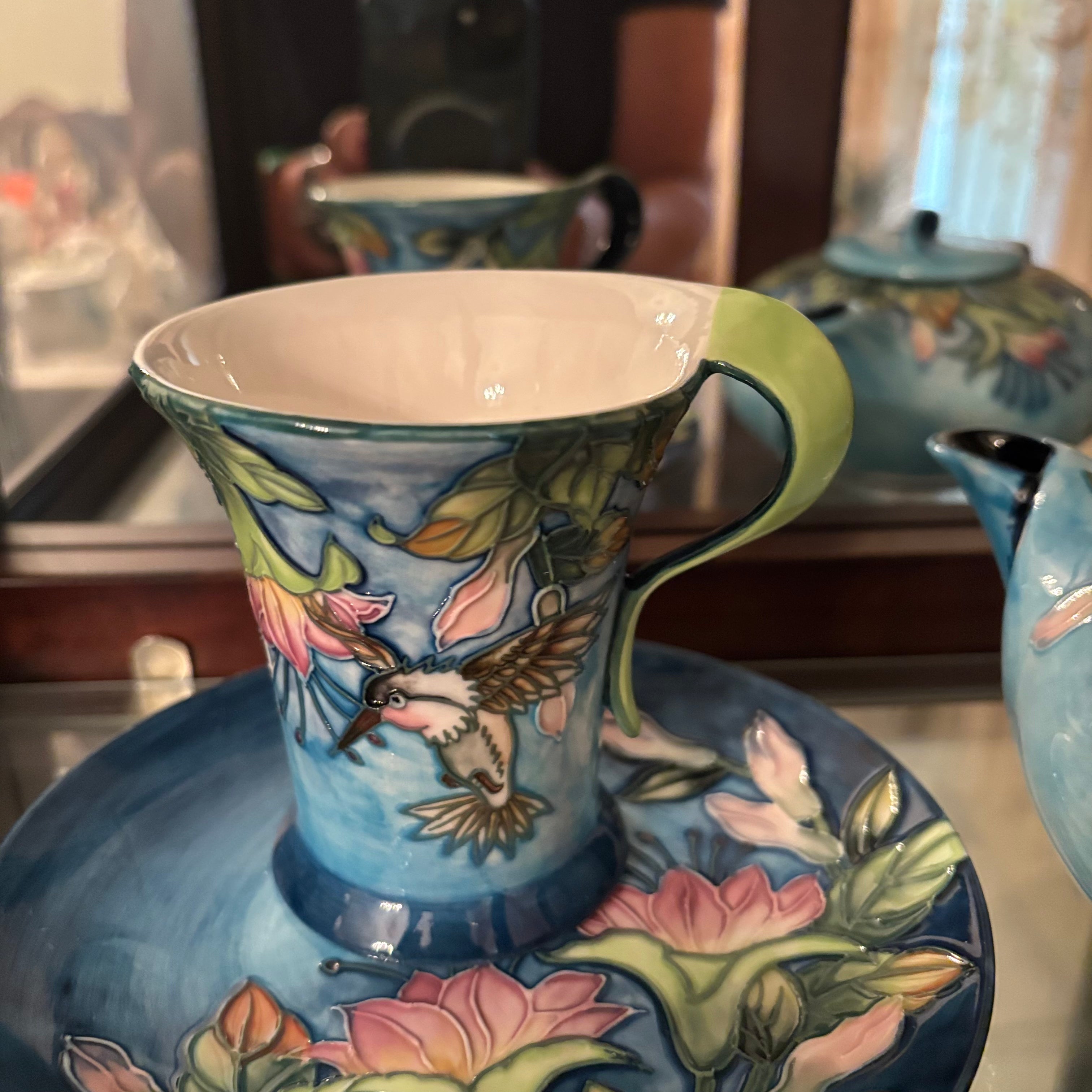 F110 Benaya hummingbird teapot and tea cup and saucer