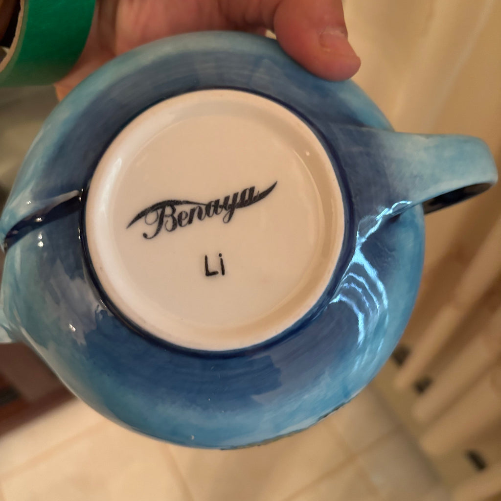 F110 Benaya hummingbird teapot and tea cup and saucer