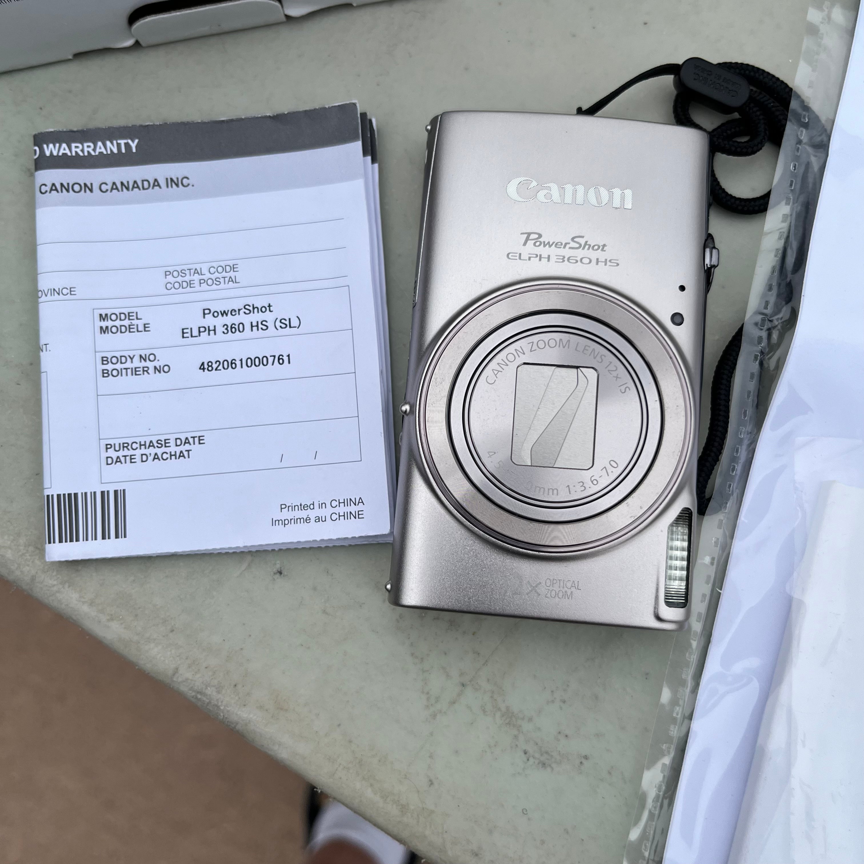 D676 Vintage Canon Powershot IXUS 285 HS