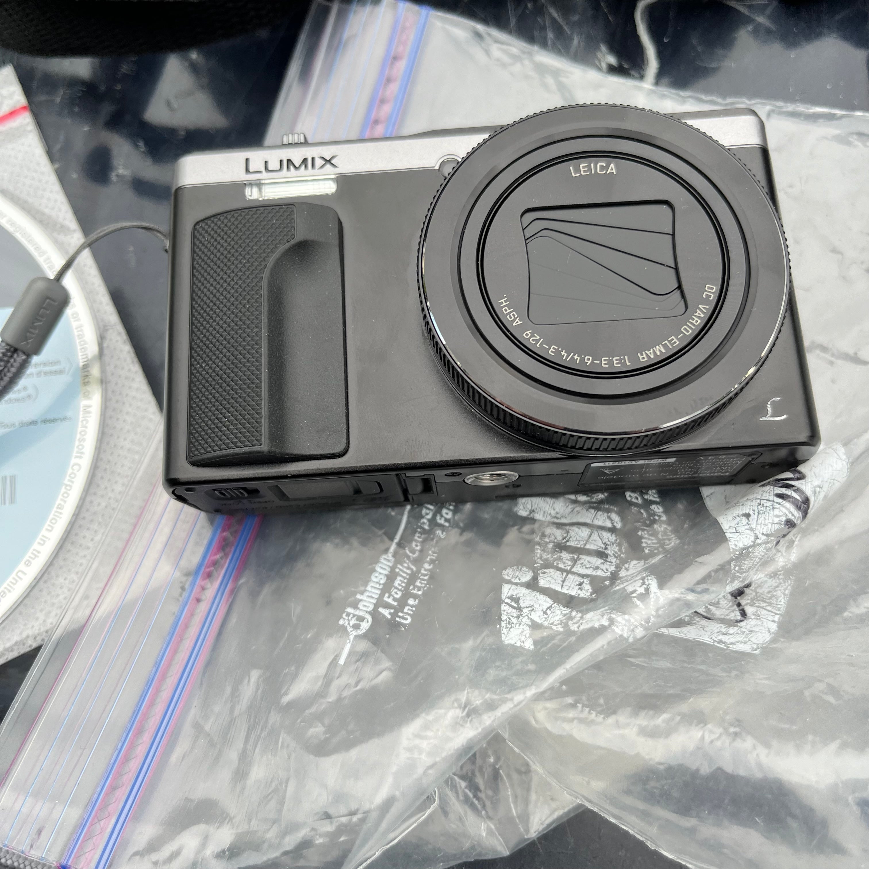 D678 Vintage Lumix digital camera with case