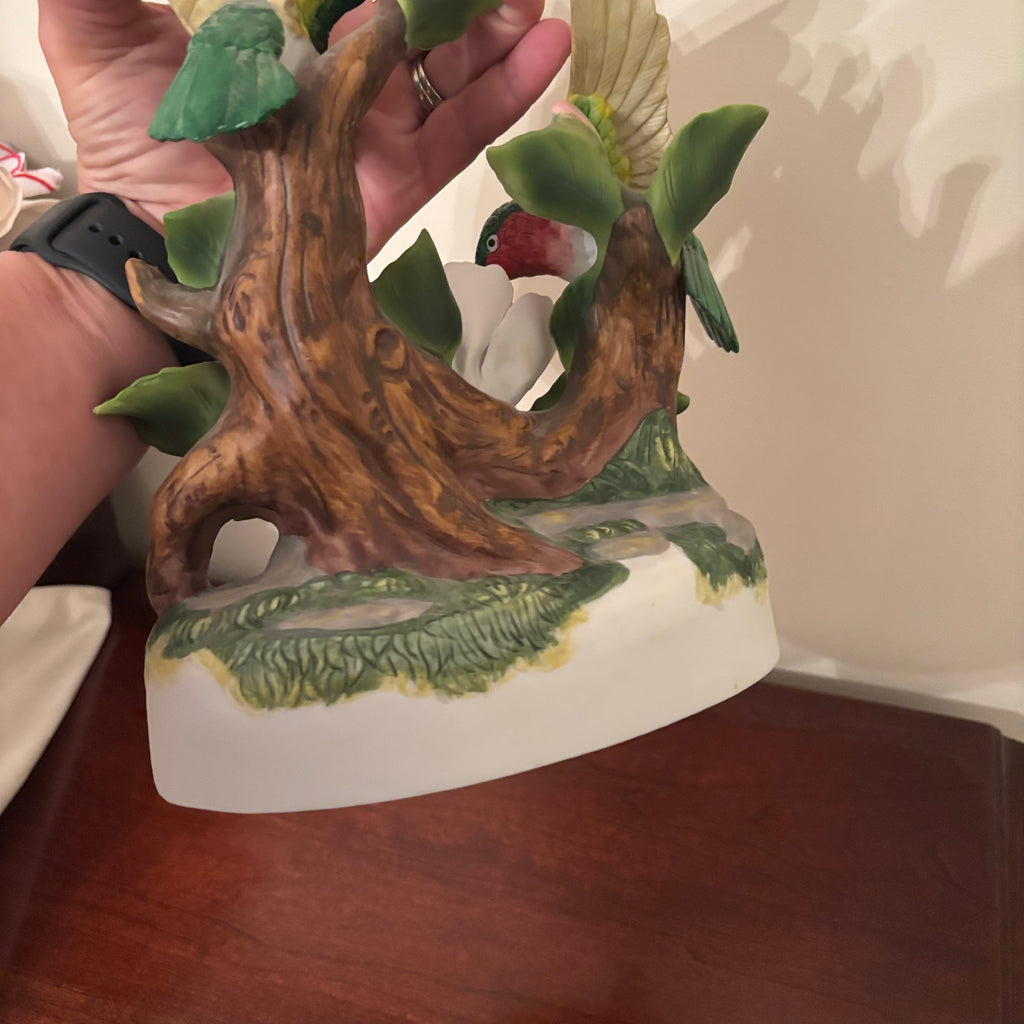 F113 Vintage Carlton Cards Hummingbird Music box