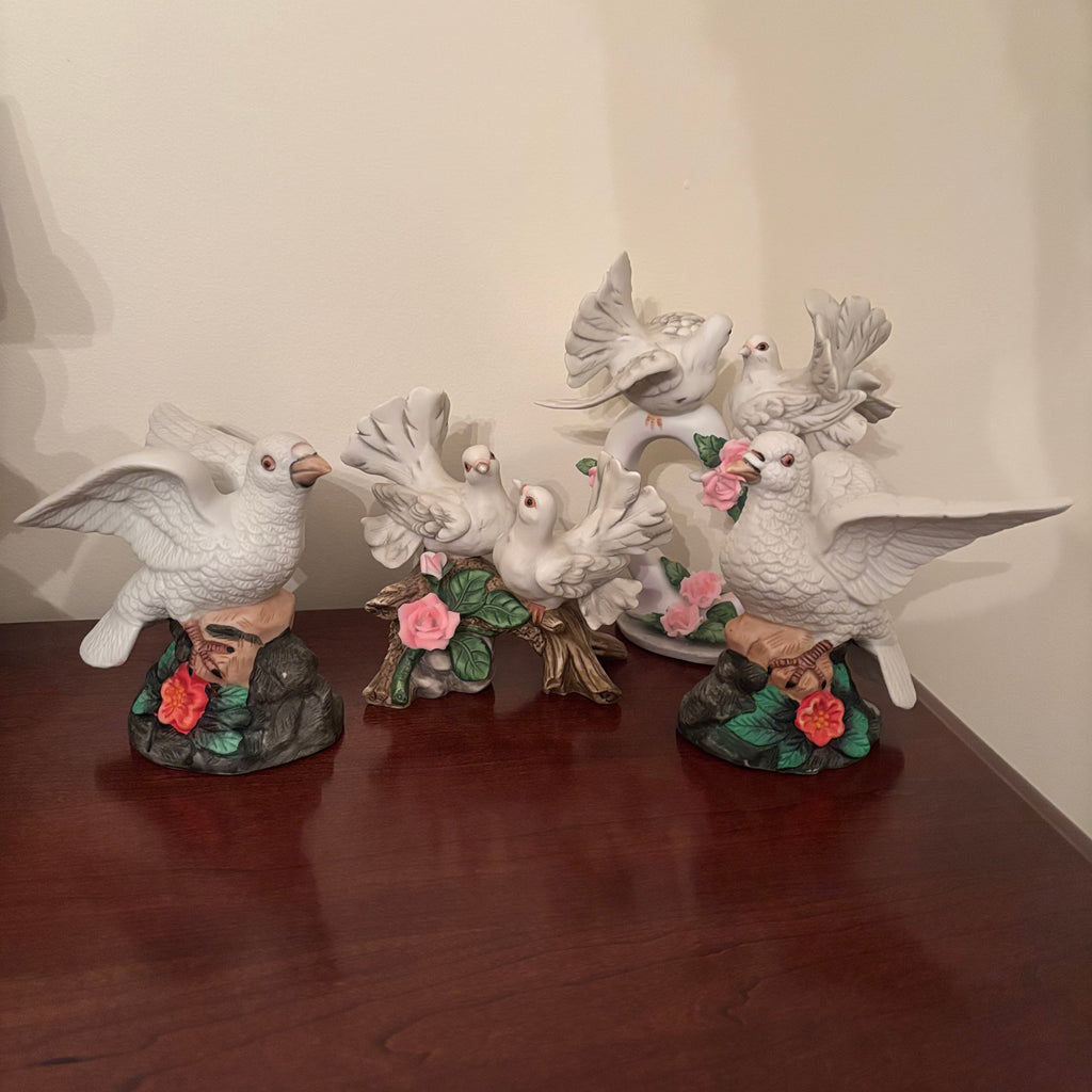 F114 Vintage Capodimonte style porcelain dove grouping