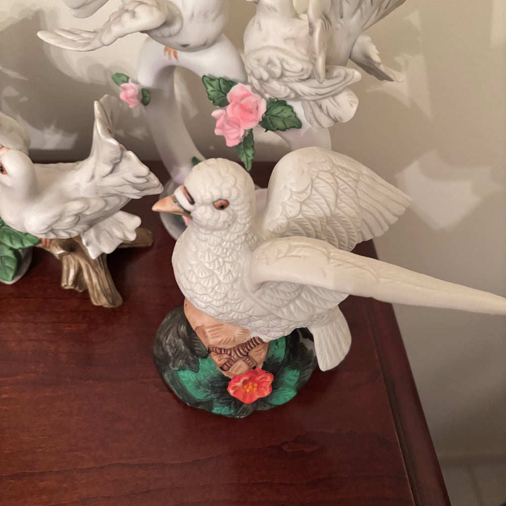 F114 Vintage Capodimonte style porcelain dove grouping