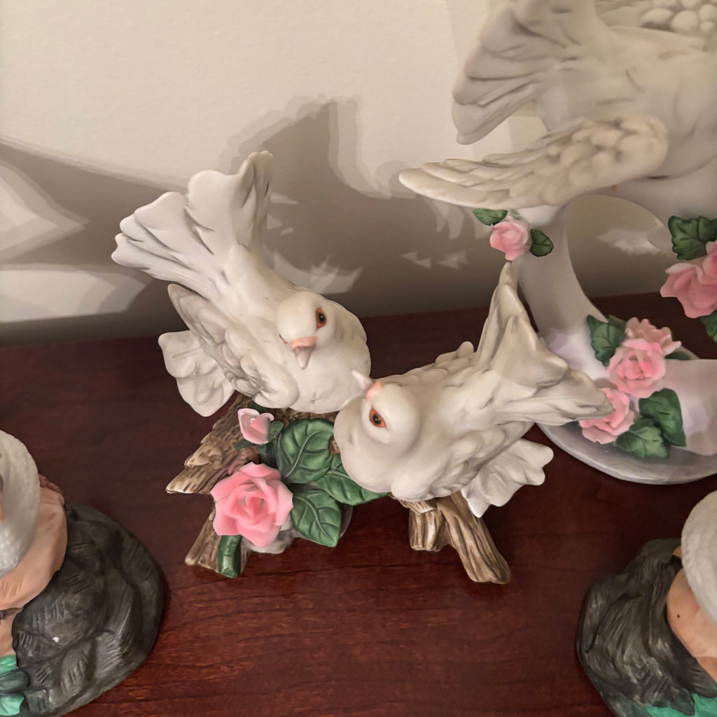 F114 Vintage Capodimonte style porcelain dove grouping