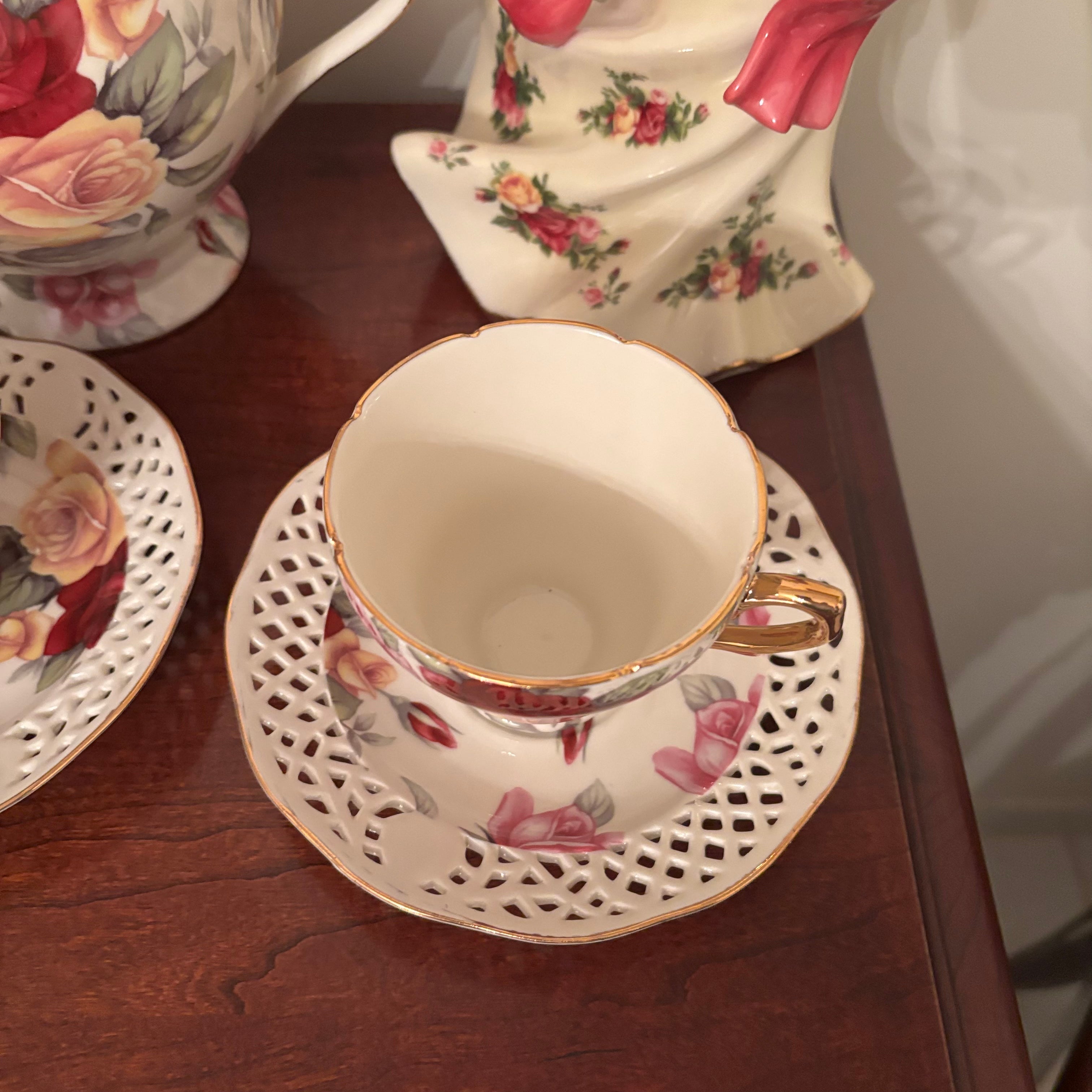F115 Vintage Grouping (Roses china and musical angel)