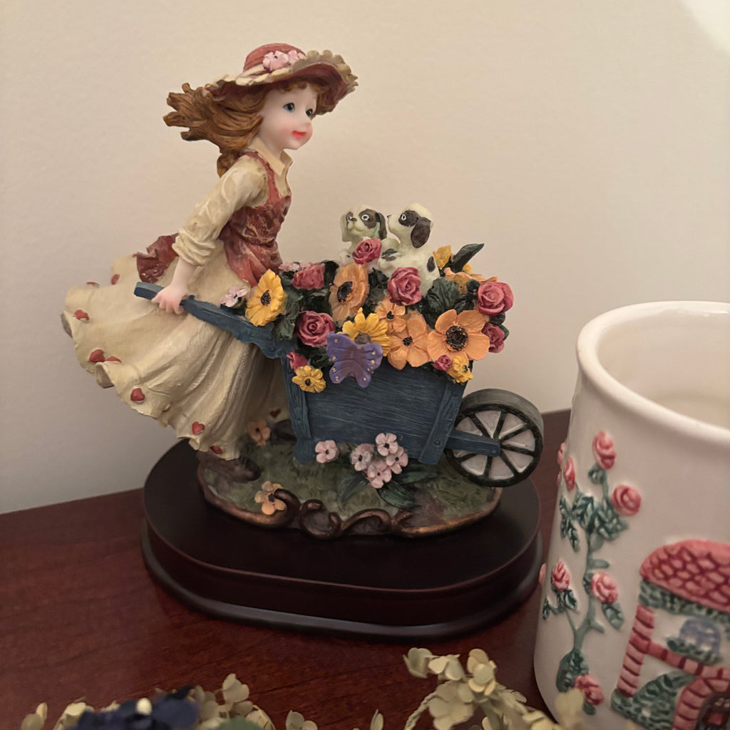F117 Vintage Collectibles Grouping  (figurines and more)