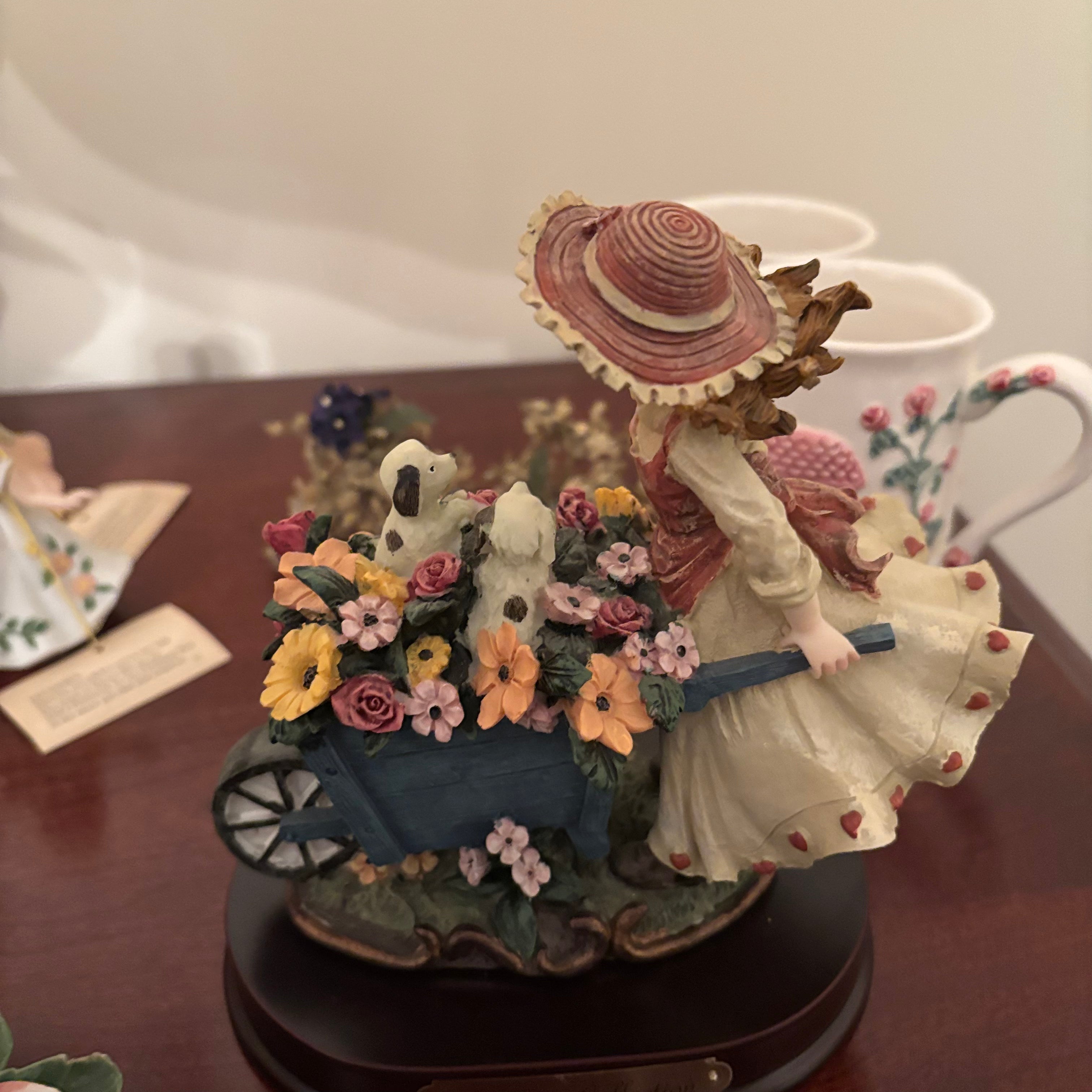 F117 Vintage Collectibles Grouping  (figurines and more)