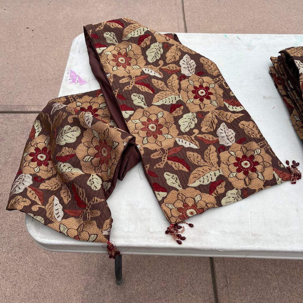 D680 Set of 12 vintage tapestry style cloth placemats