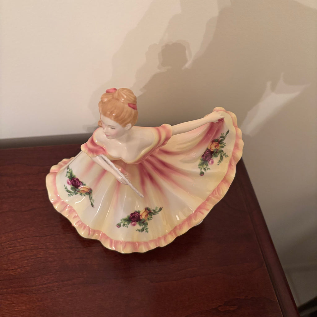 F118 Royal Doulton Pretty Lady "Charlotte"