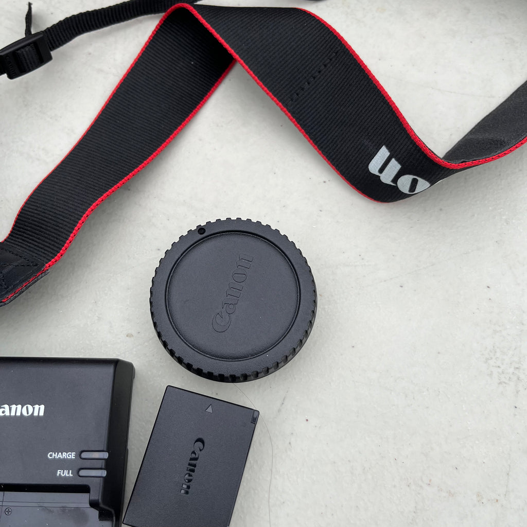 D681 Canon Rebel EOS T3 with case