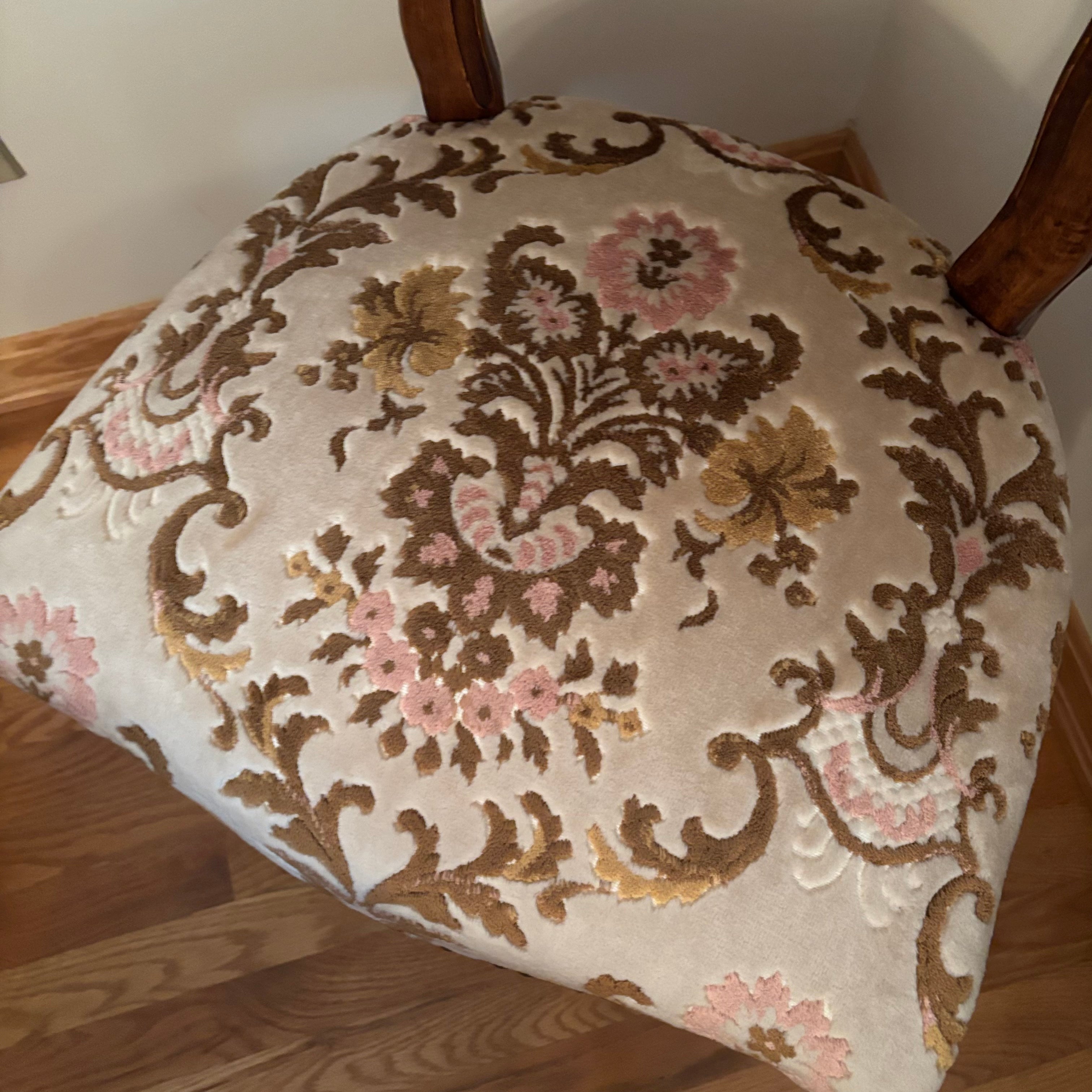 F123A Vintage solid wood balloon back upholstered chair