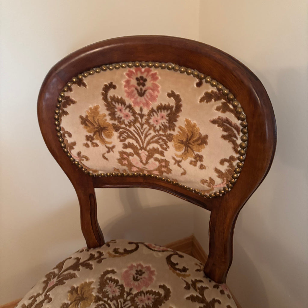 F123A Vintage solid wood balloon back upholstered chair