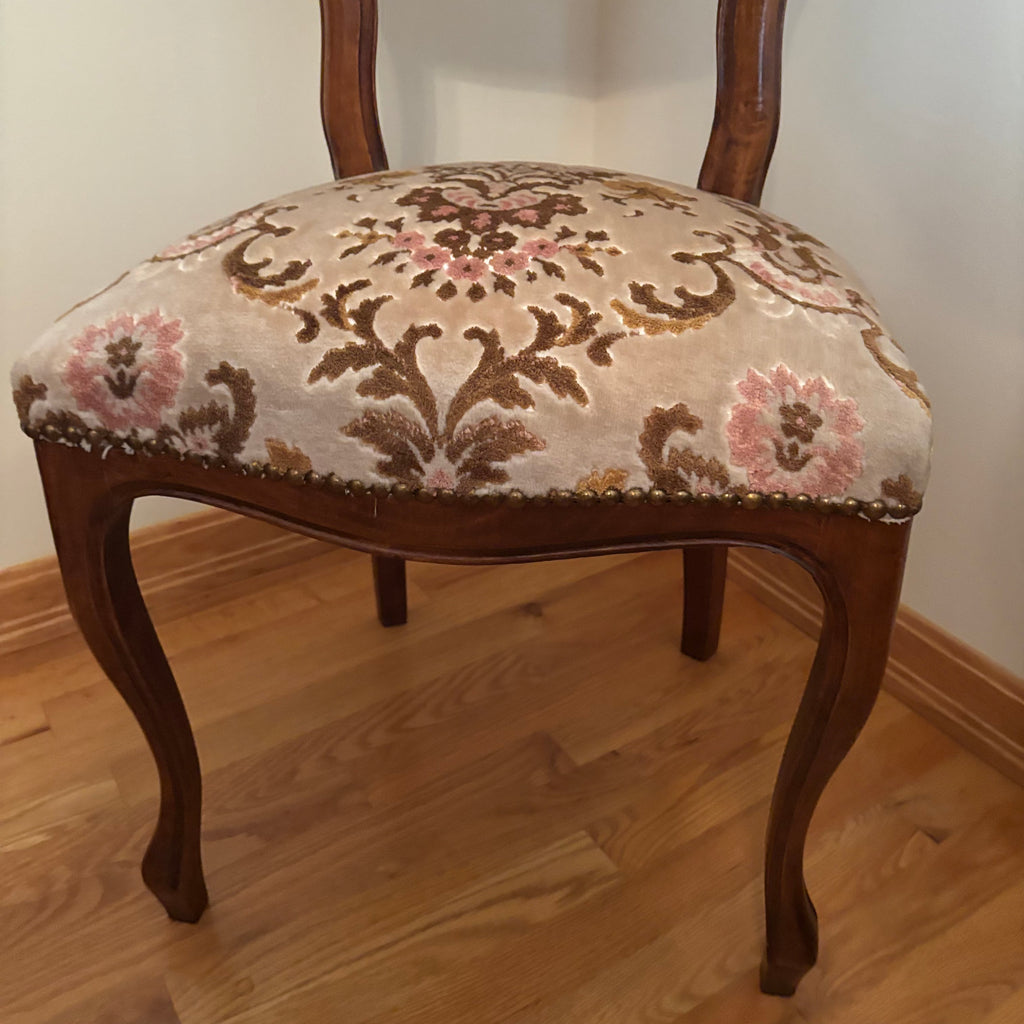 F123A Vintage solid wood balloon back upholstered chair