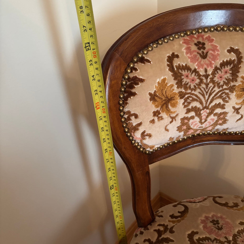 F123A Vintage solid wood balloon back upholstered chair
