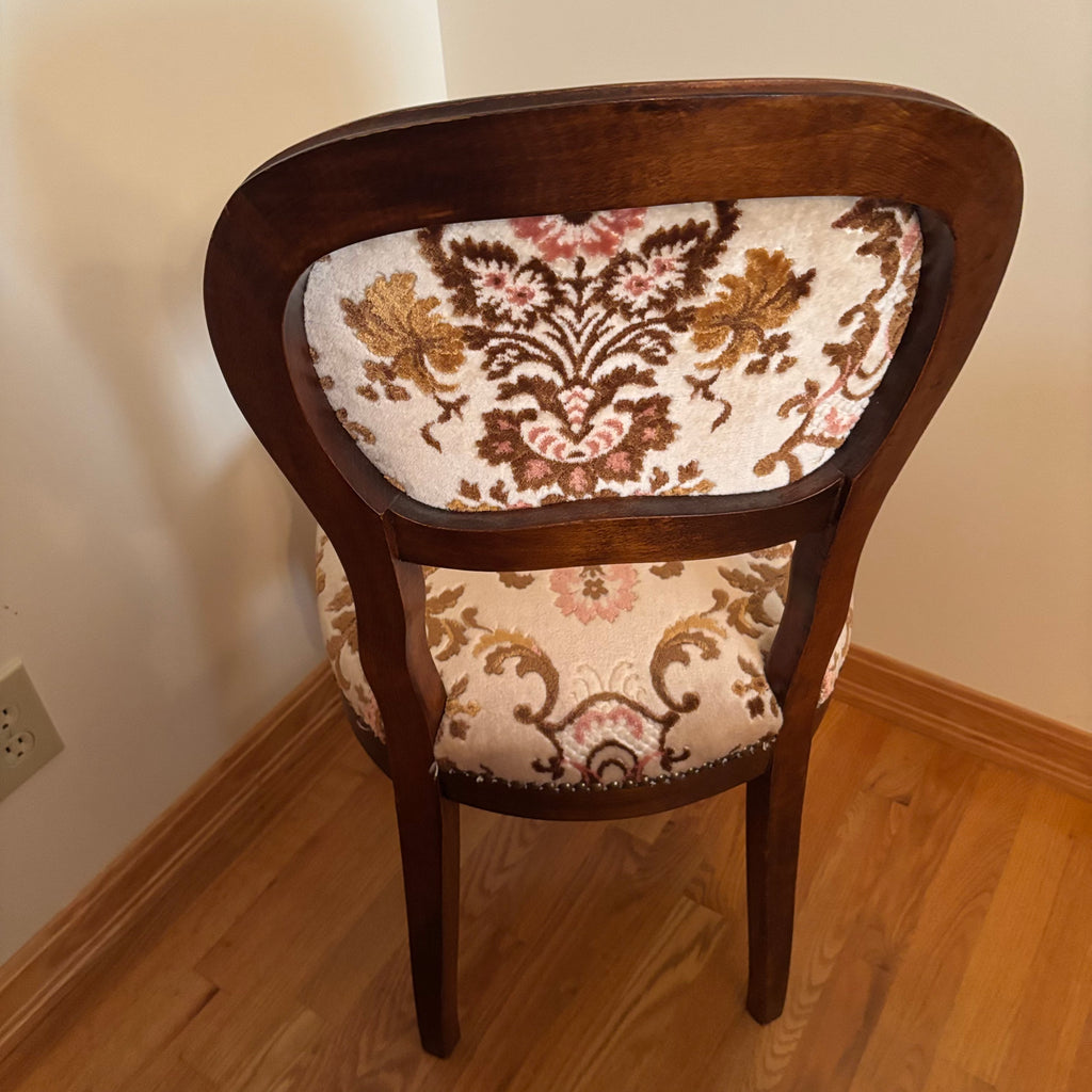 F123A Vintage solid wood balloon back upholstered chair