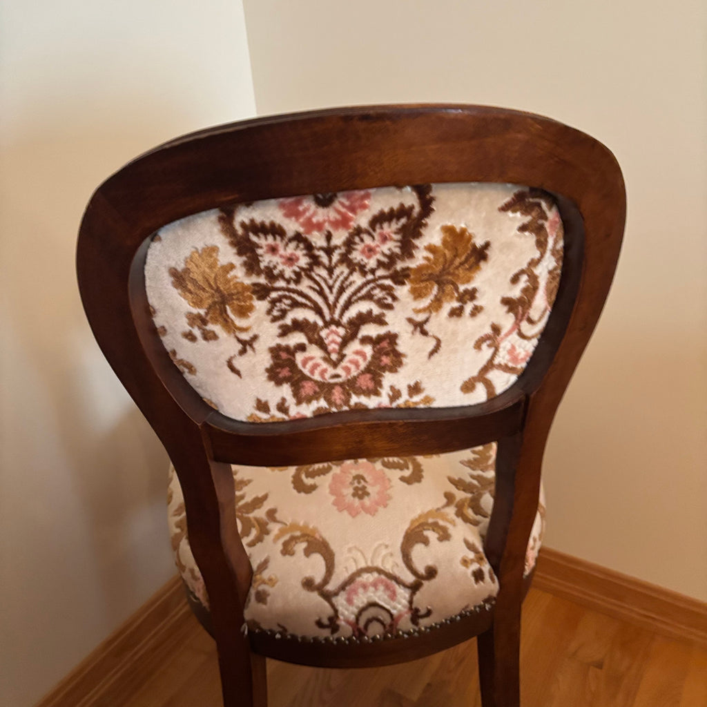 F123A Vintage solid wood balloon back upholstered chair