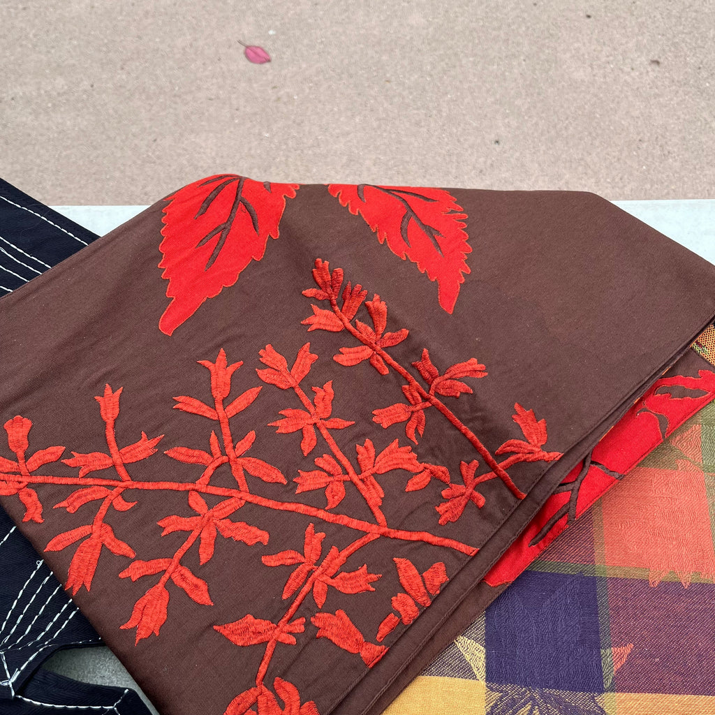 D683 Fall and Halloween table linens