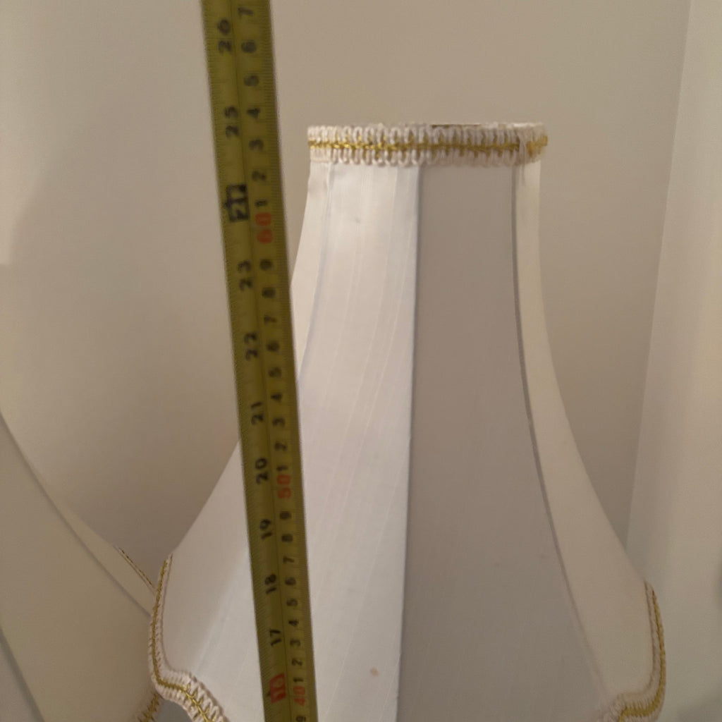 F127 Set of 2 Bisque Porcelain Figurine Lamps