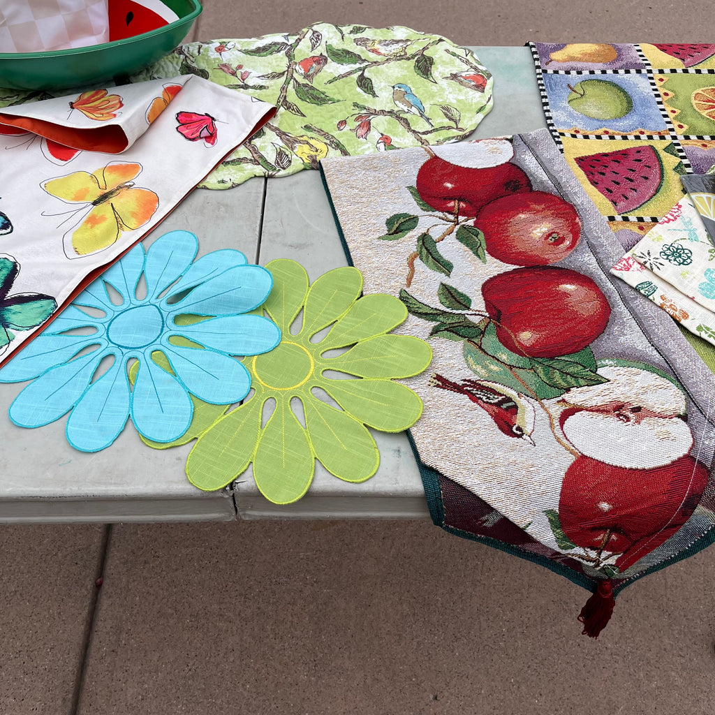 D684 Linens Grouping (table runners and more)