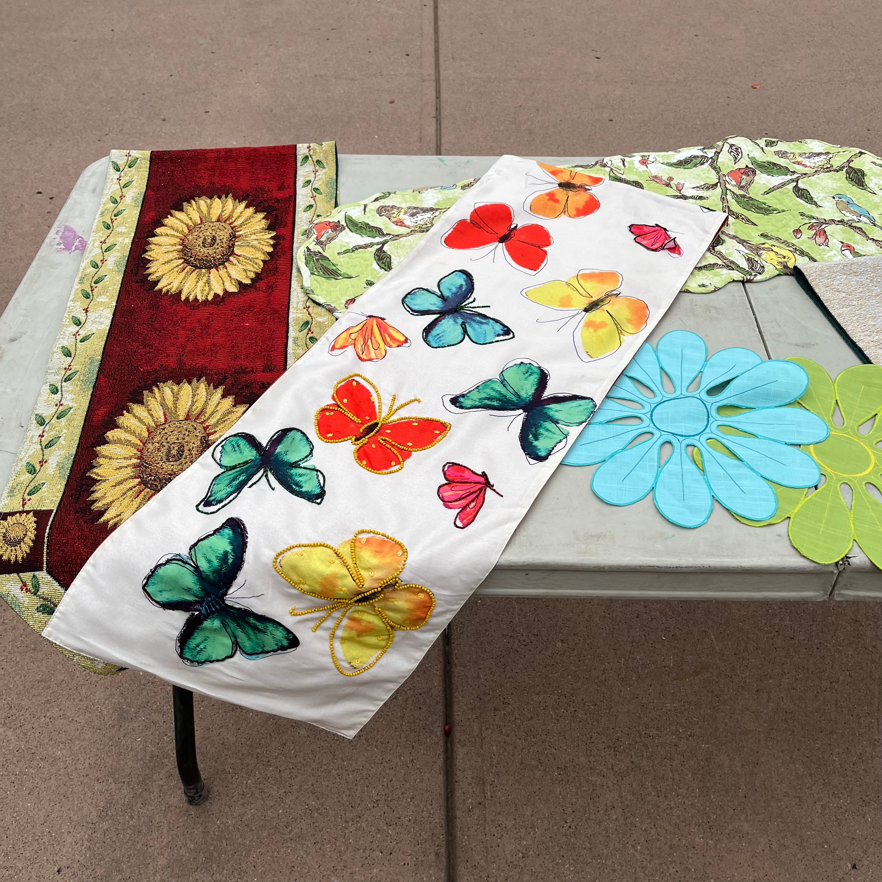 D684 Linens Grouping (table runners and more)