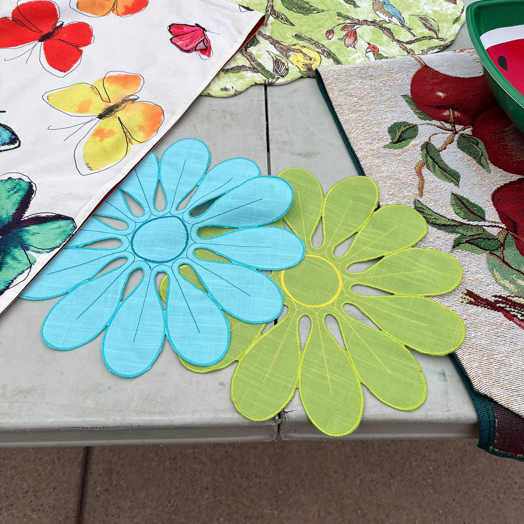 D684 Linens Grouping (table runners and more)