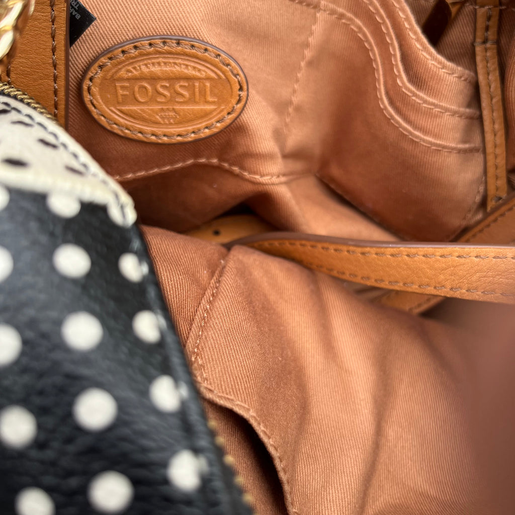 D685 Set of 2 womens purses (Fossil and Matt and Nat