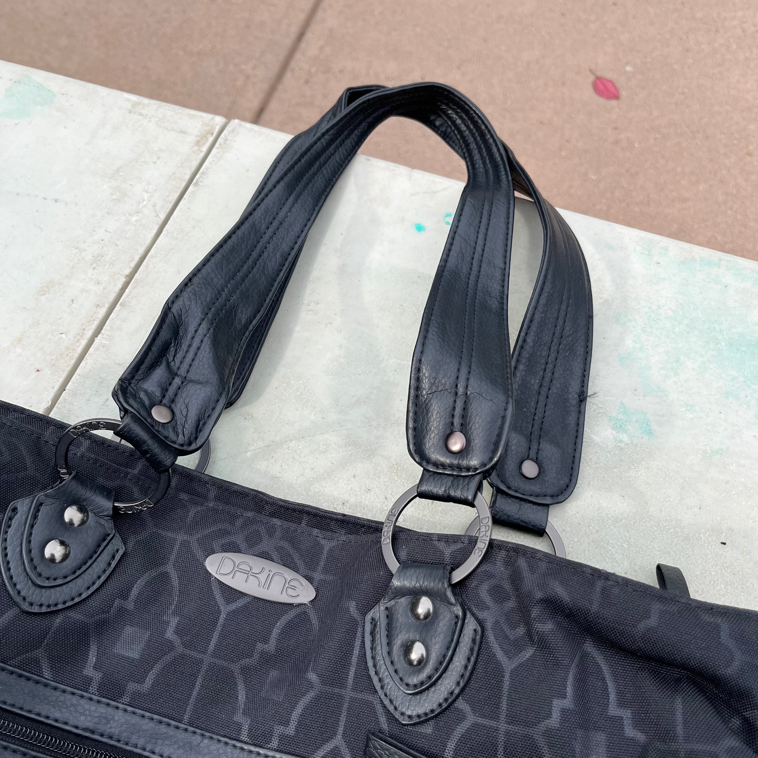 D686 Womens Purse Grouping (Dakine and more)