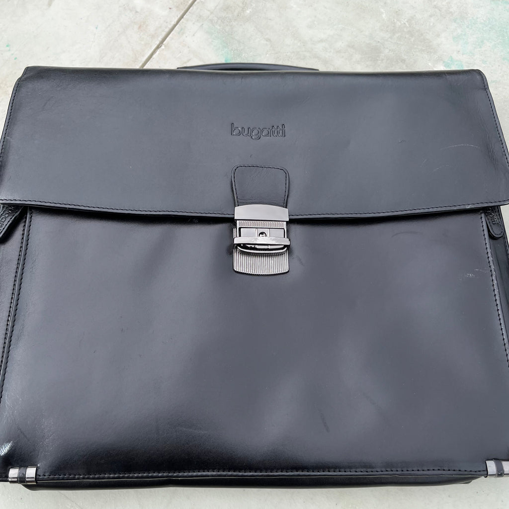 D688 Set of 2 black briefcases (Bugatti and more)