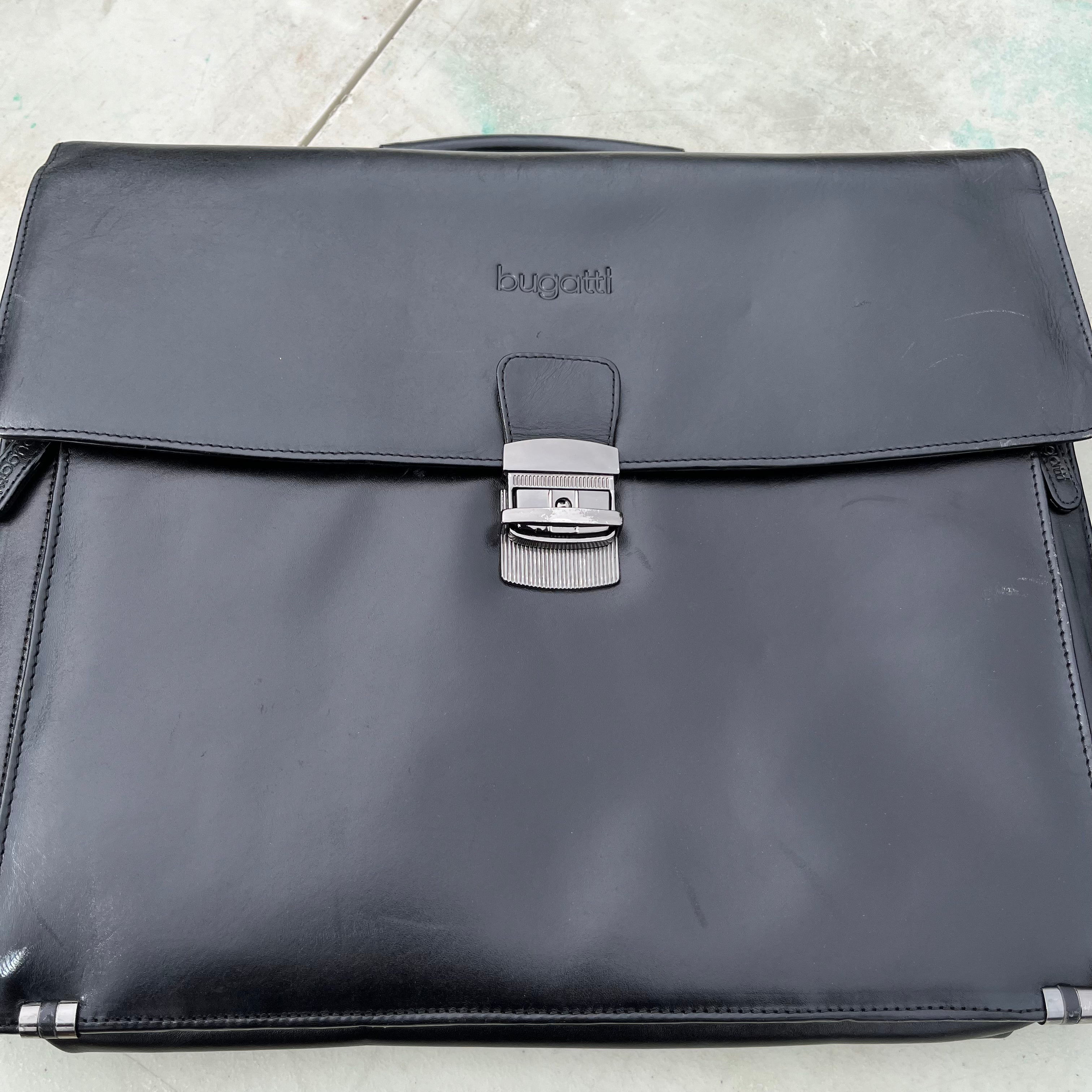 D688 Set of 2 black briefcases (Bugatti and more)