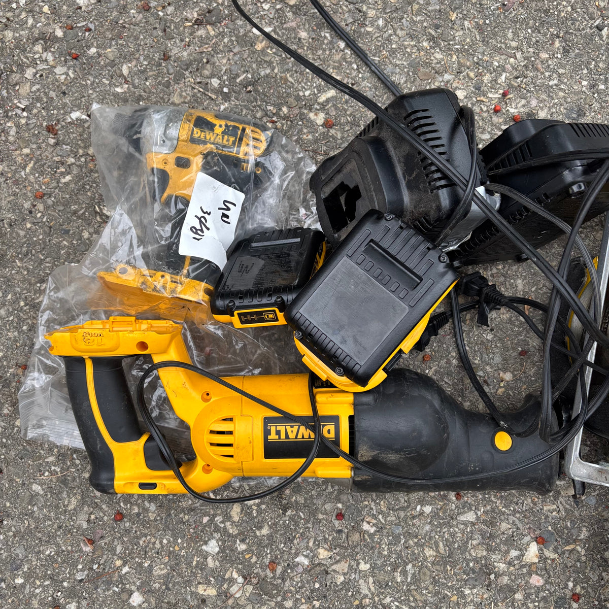 F138 As is Dewalt Tool Grouping (untested; batteries and chargers have not been matched up)