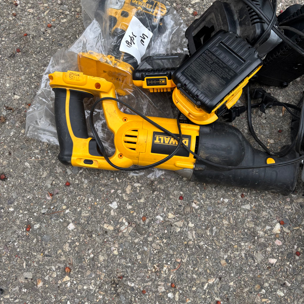 F138 As is Dewalt Tool Grouping (untested; batteries and chargers have not been matched up)
