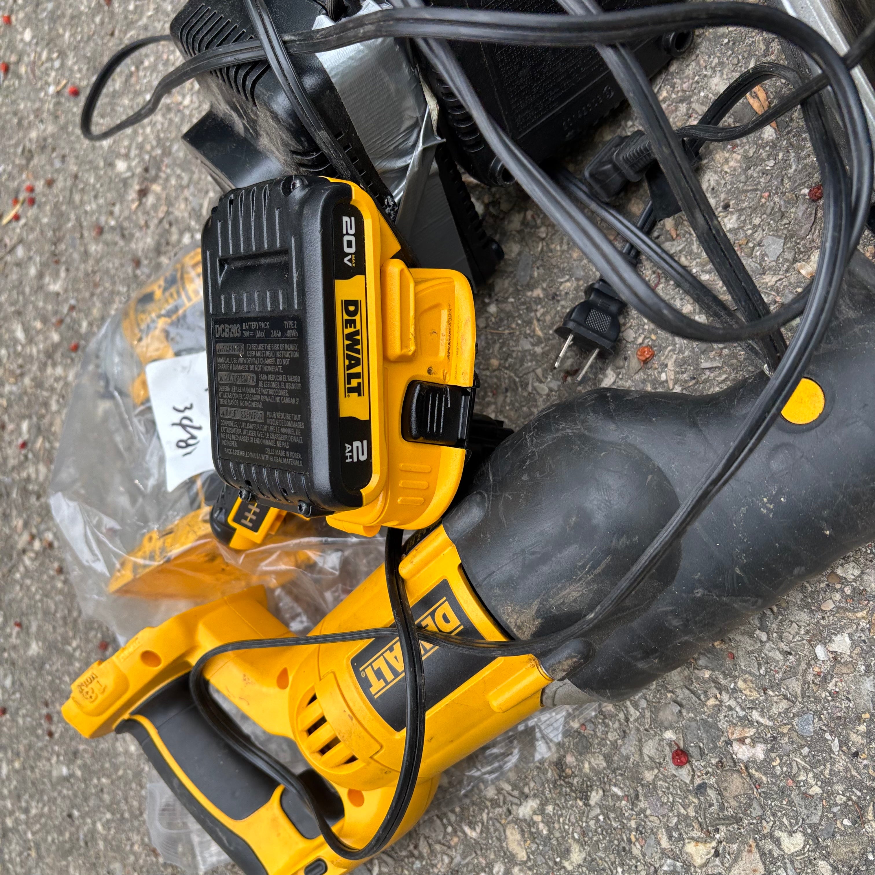 F138 As is Dewalt Tool Grouping (untested; batteries and chargers have not been matched up)