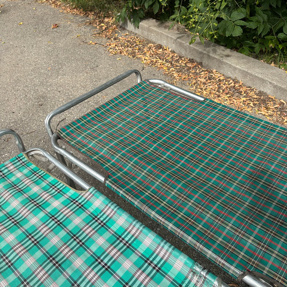 F139 Set of 2 vintage fabric loungers (some small tears along edges)