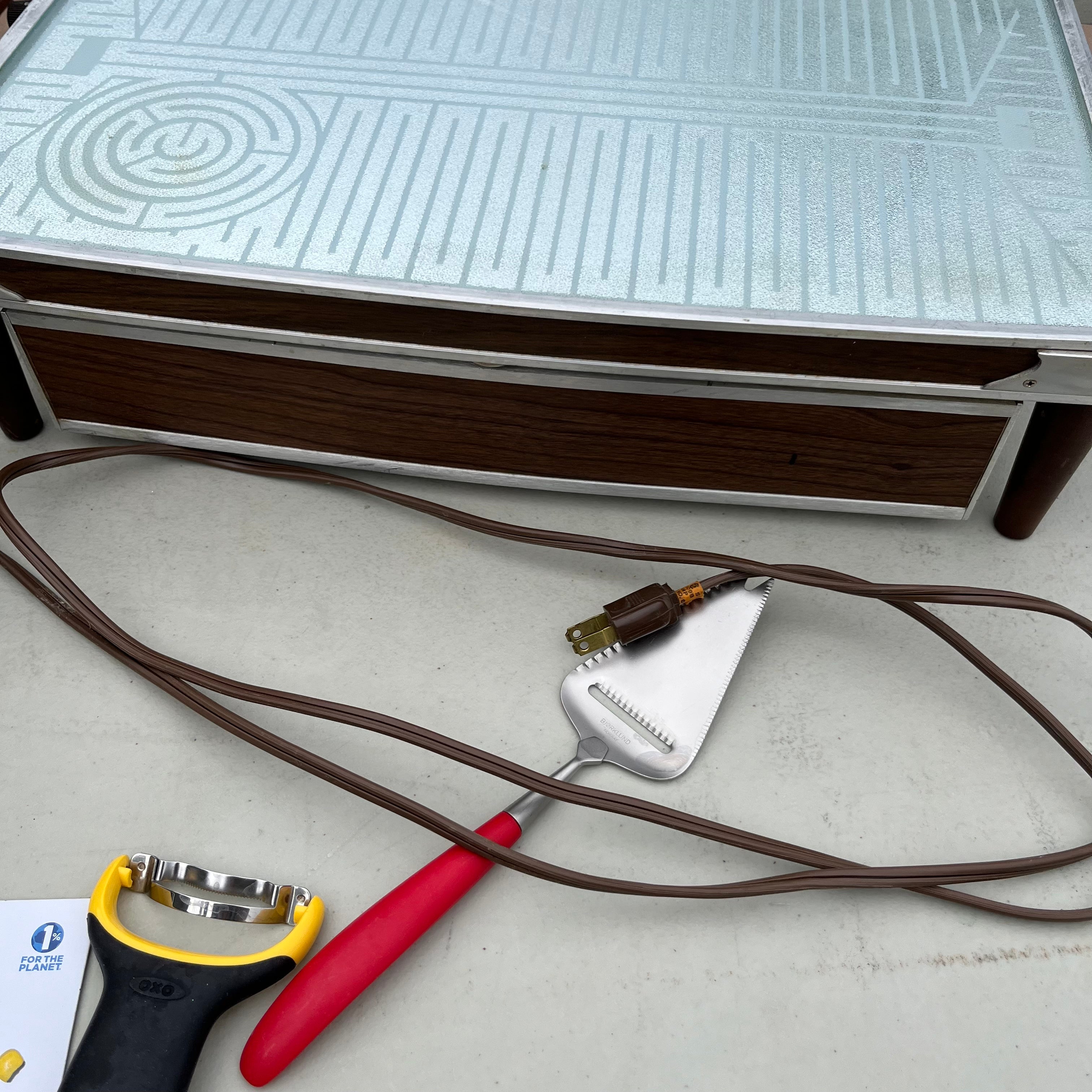 D689 Home Grouping (vintage hot plate and more)