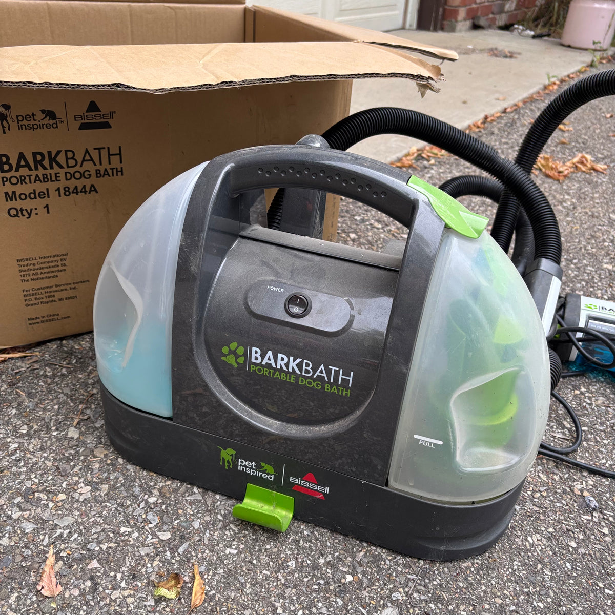 F142 Bissell BarkBath portable dog bath