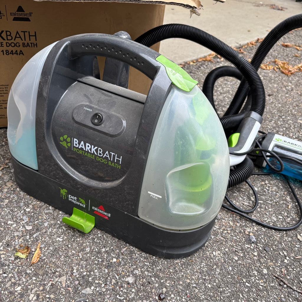 F142 Bissell BarkBath portable dog bath