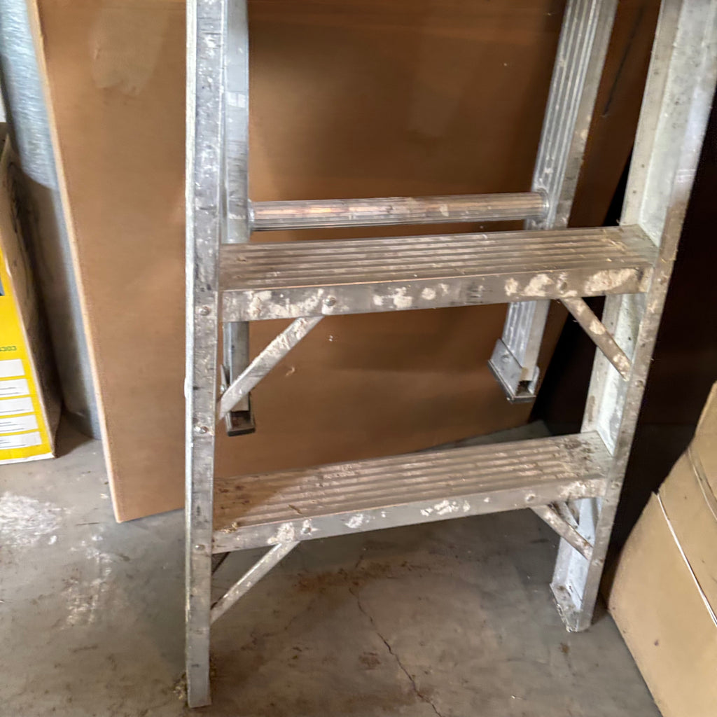 F145 Garage Grouping (ladder and more)