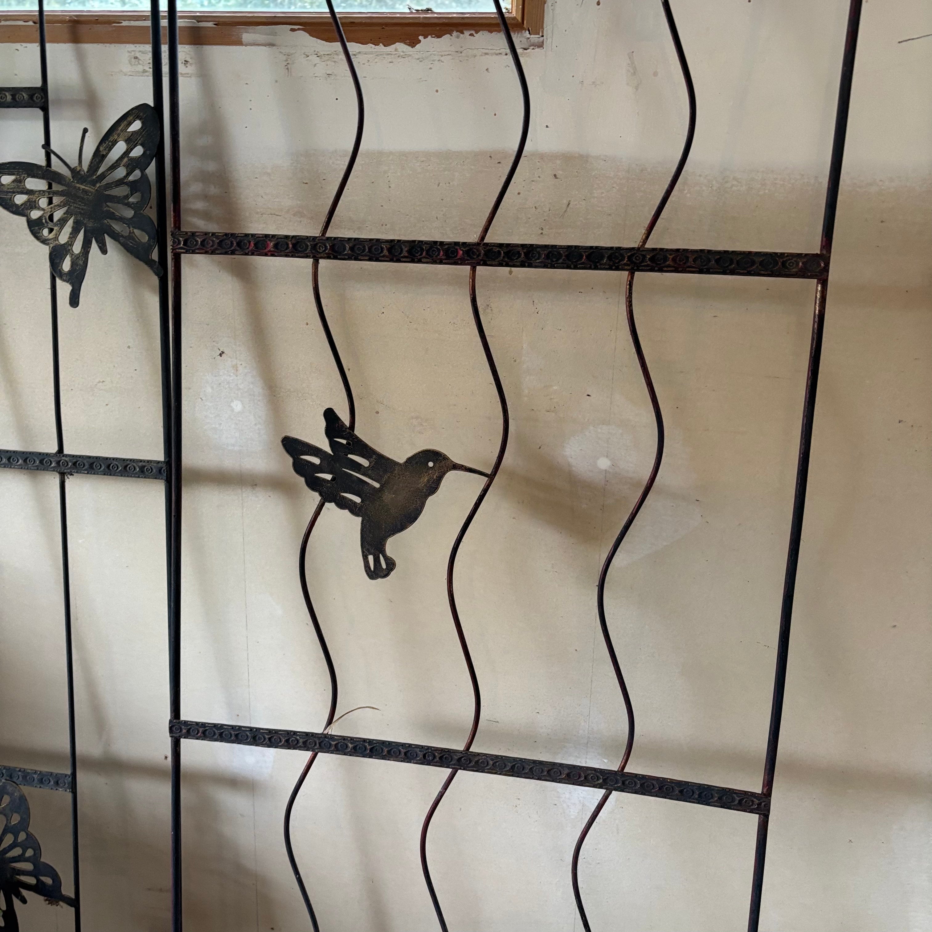 F146 Metal garden trellis with butterfly and hummingbird detail