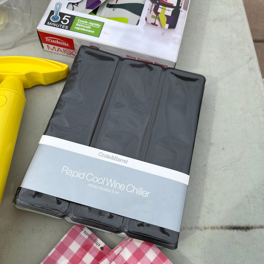 D690 Picnic Grouping (thermos and more)