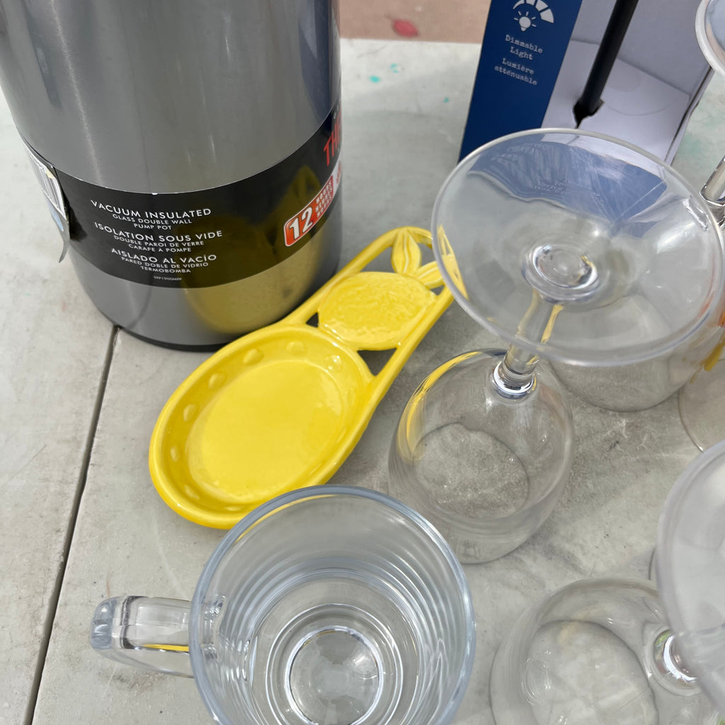 D690 Picnic Grouping (thermos and more)