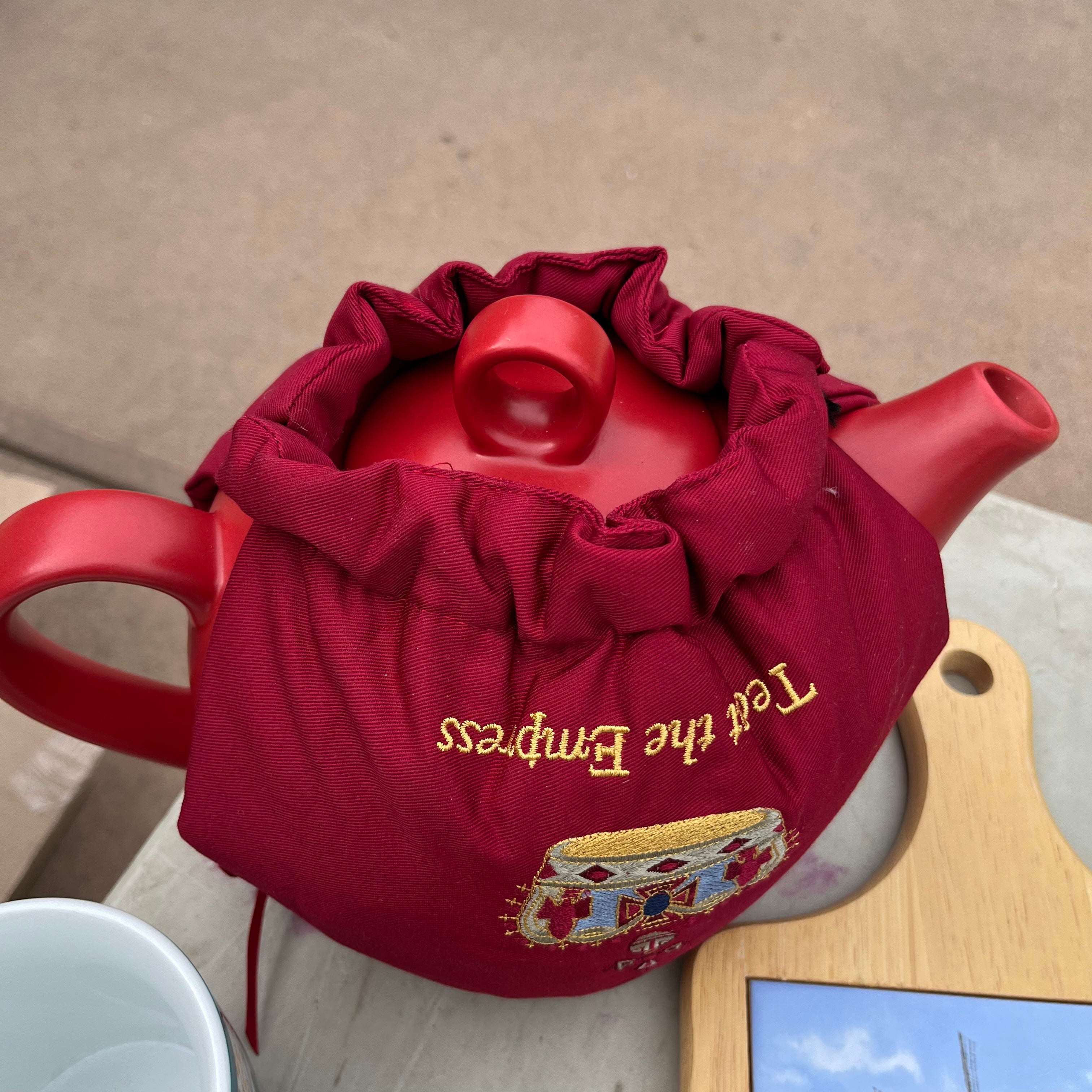 D691 Kitchen Grouping (teapot and more)