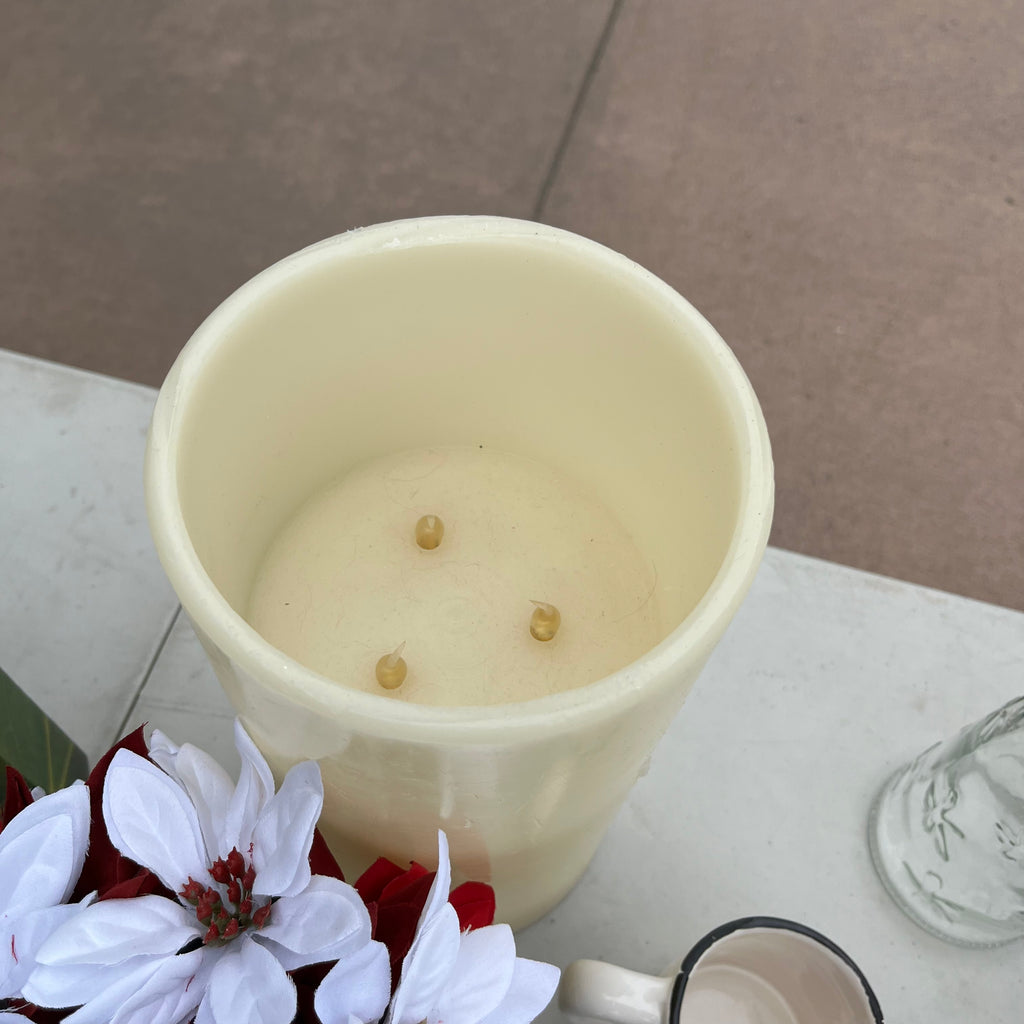 D692 Home Decor Grouping (faux flowers, vases and more)