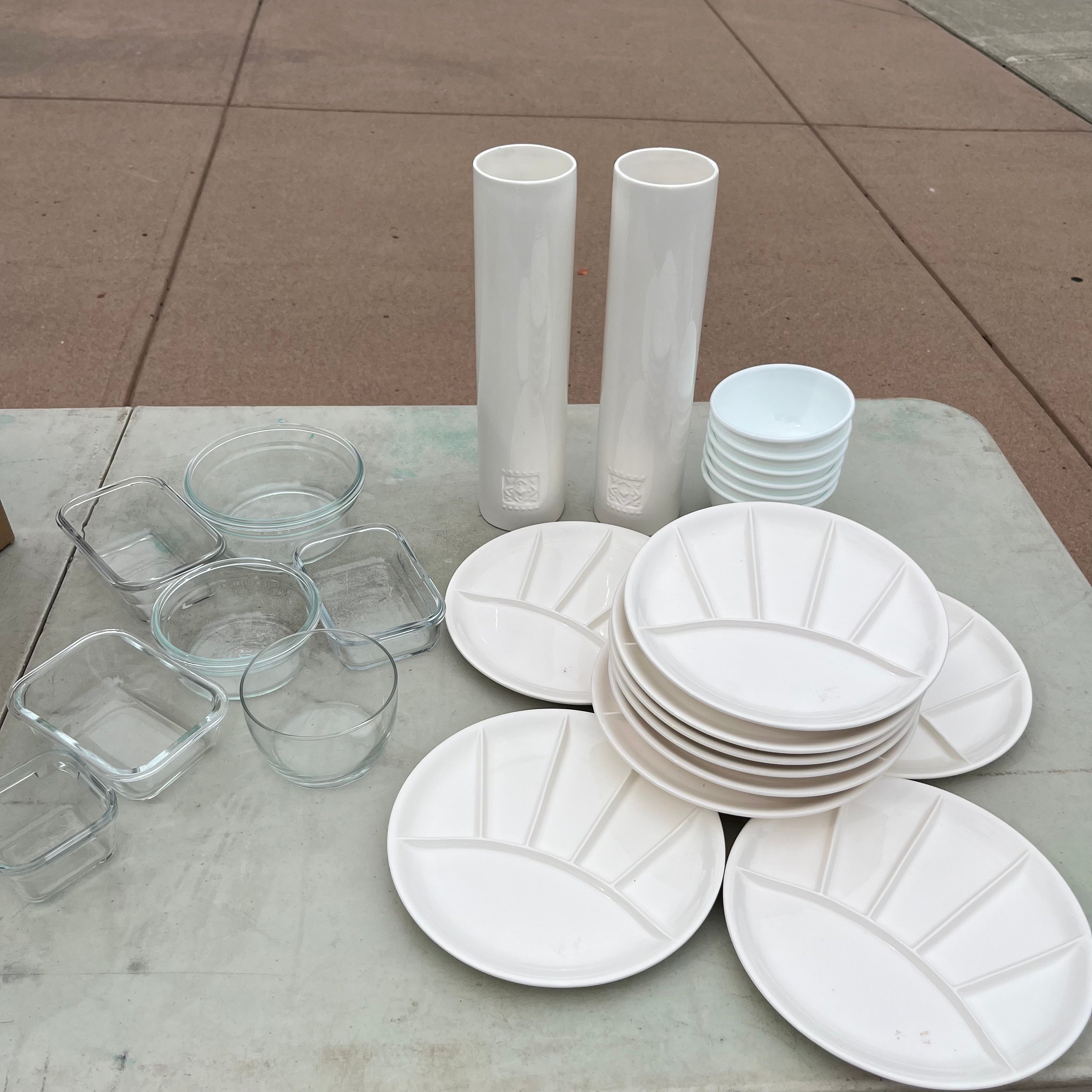 D694 Kitchen Grouping (fondue plates and more)
