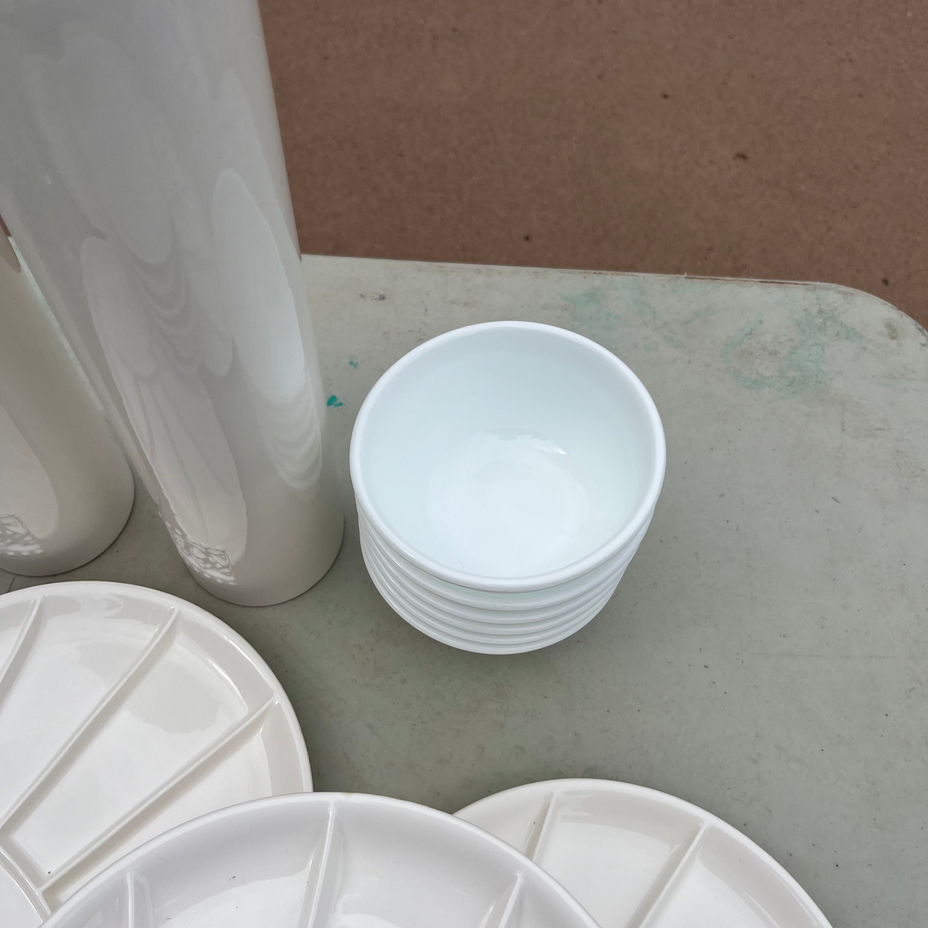 D694 Kitchen Grouping (fondue plates and more)