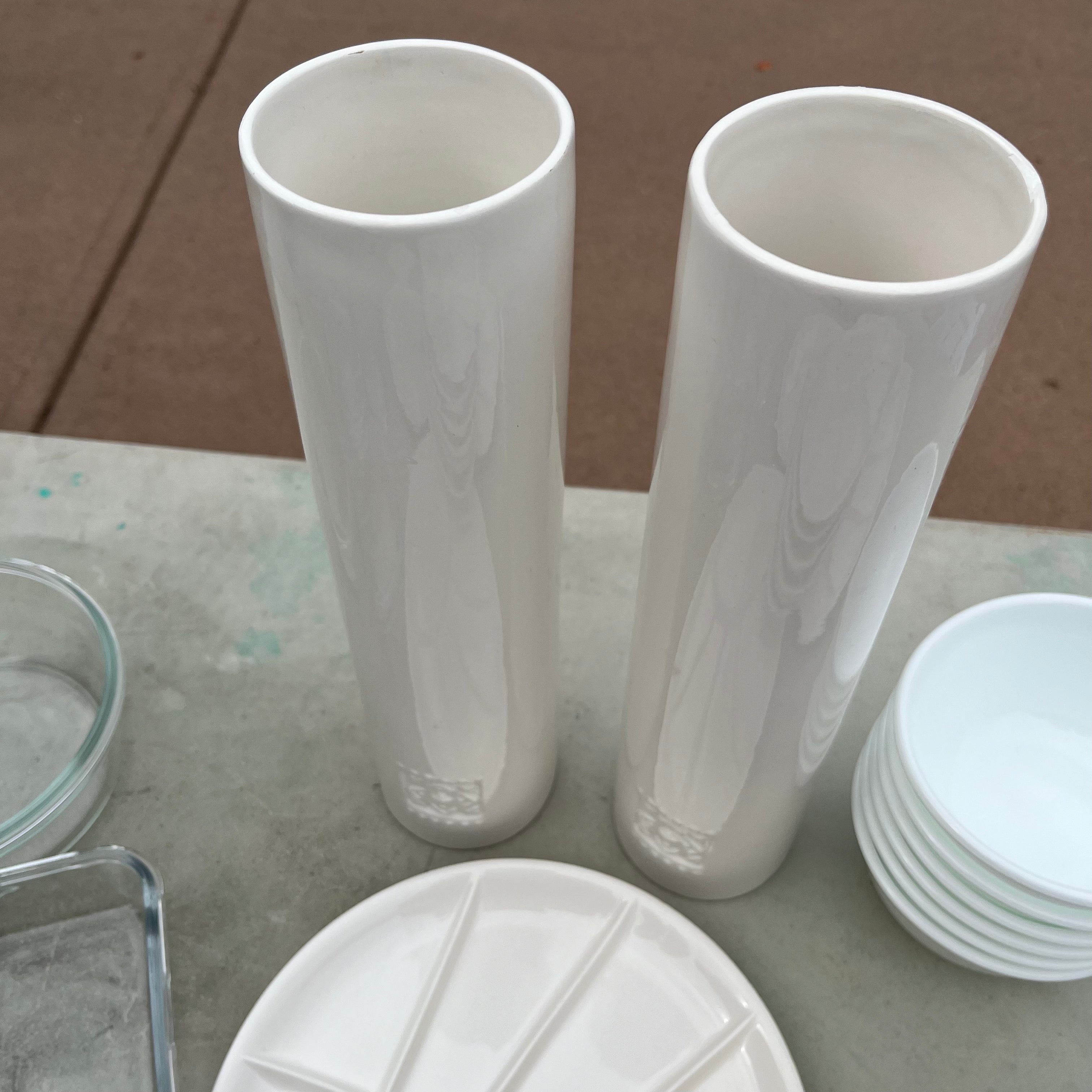 D694 Kitchen Grouping (fondue plates and more)